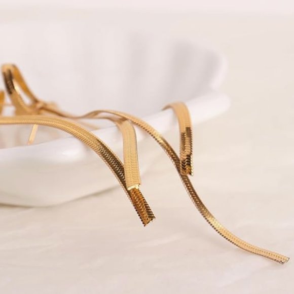 Belerra Gold Bow Earrings - NWT! - Picture 2 of 4